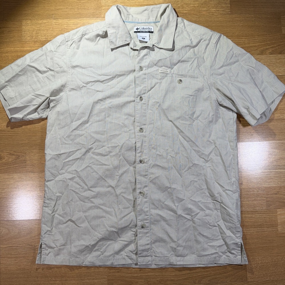 Columbia Men's Short Sleeve Button Up Collared Shirt Sz M Pocket Outdoors Casual